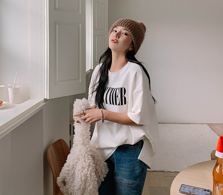 刻字外层凸起短袖 T 恤