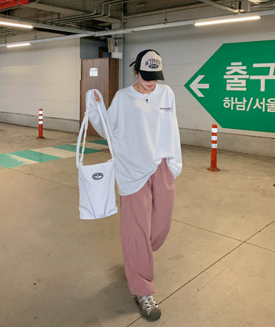 凹槽印花长袖卫衣