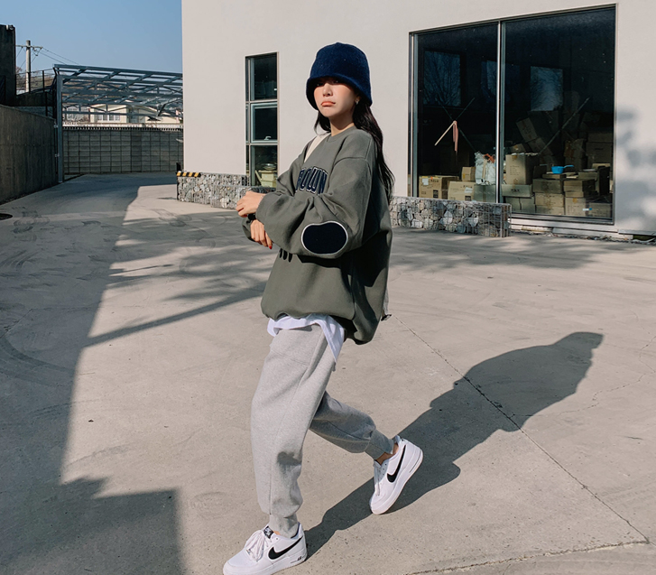 棕色贴片饲养人对人