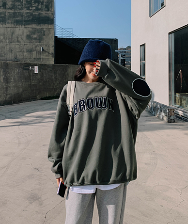 棕色贴片饲养人对人