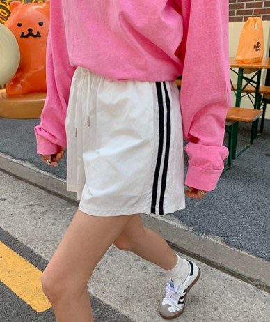 尾迹蕾丝松紧带运动服短裤