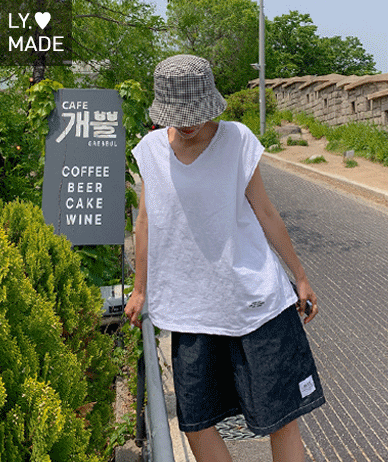 和补丁 V 形 Decki 斯拉夫背心