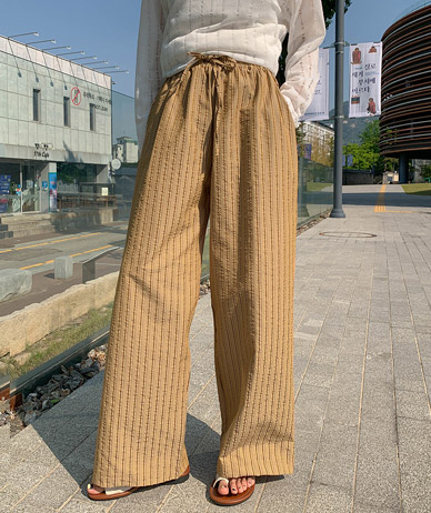 鲸鱼泡泡纱条纹阔腿裤