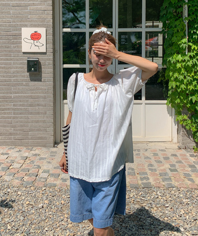 Bebe 女式褶皱衬衫
