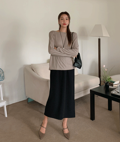 Tessa 的后开口，棉质长袖