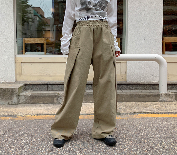隐藏褶皱宽短裤