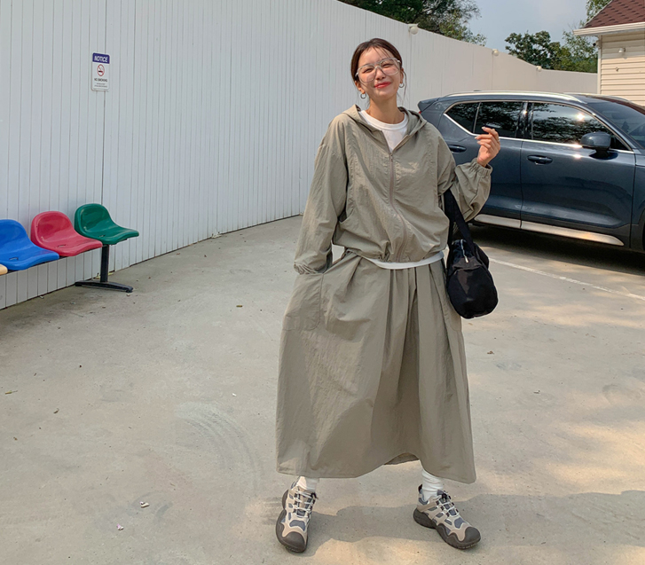 Kevin 尼龙连帽长裙套装