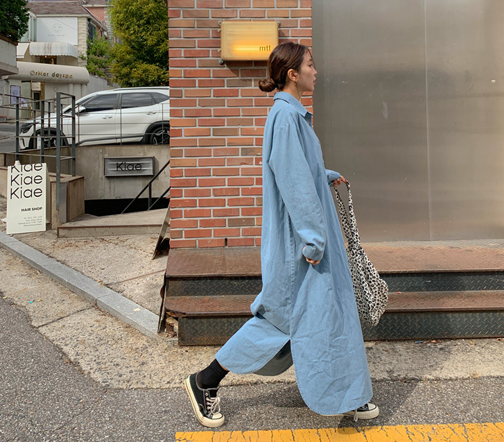 白牛五色领扣长袖服装