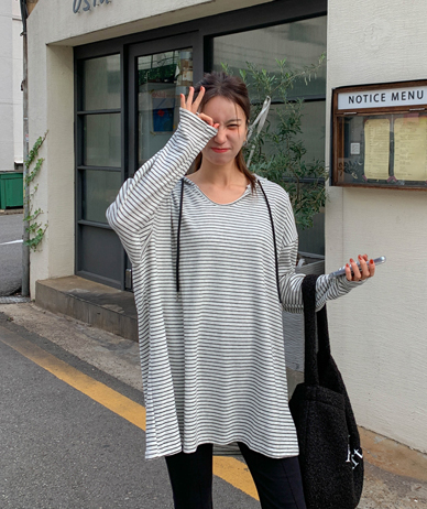 Hetty Dangara 长款横幅腰带帽子 T 恤