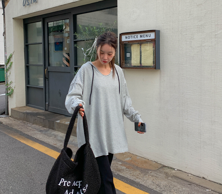 Hetty Dangara 长款横幅腰带帽子 T 恤