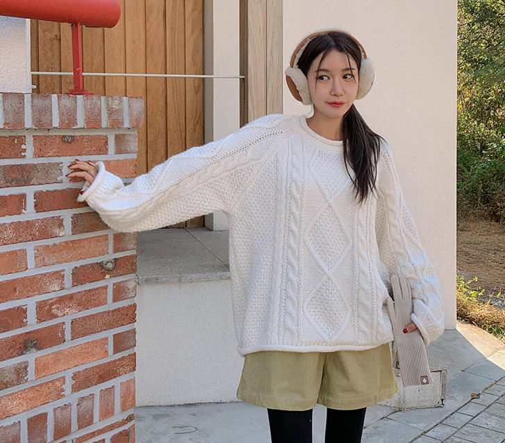 无接触麻花型羊毛针织衫