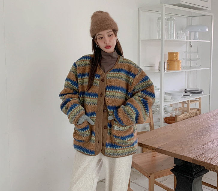 民族风插画,哑铃灯芯绒,配色协调,粗体