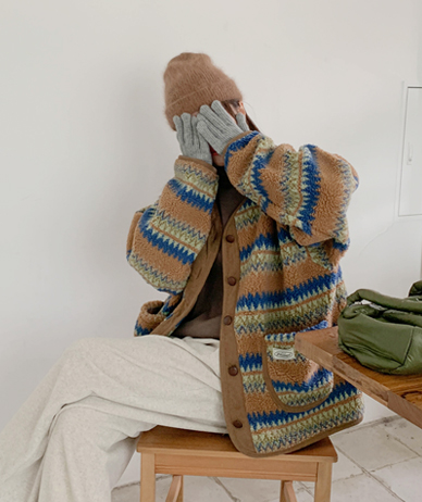 民族风插画，哑铃灯芯绒，配色协调，粗体