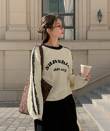 Sunshine Lettering 蕾丝圆领针织衫