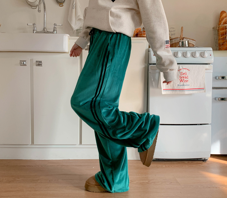 Morton 丝绒貂毛宽版训练裤