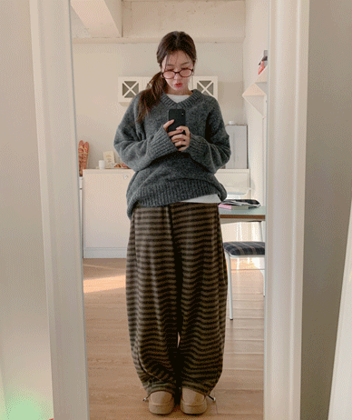 脸颊外侧抓绒单排扣褶裥阔腿裤