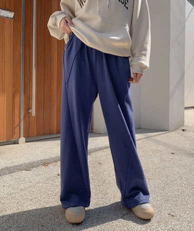 伍迪斜裁宽版训练裤