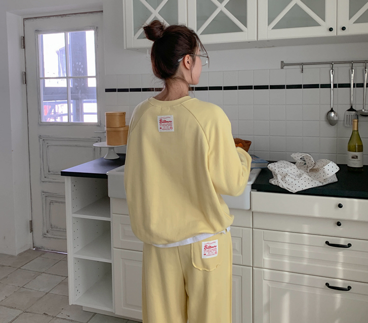 号码补丁缝插肩运动衫