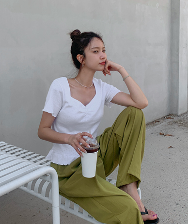 安妮镂空、海豹纹、褶皱、V字形、短袖T恤