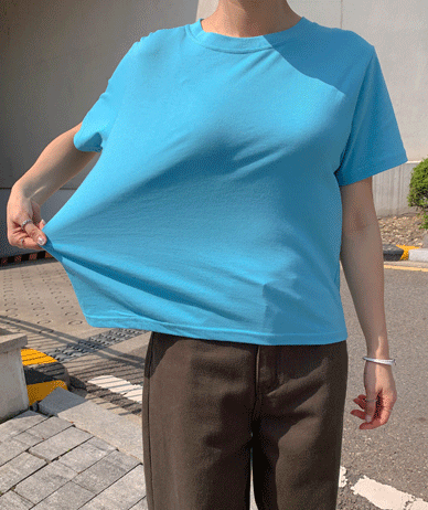 Vivi 莫代尔半截短款T恤