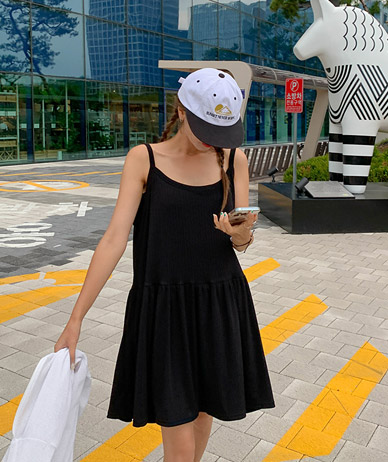 艾莉的紧身连衣裙