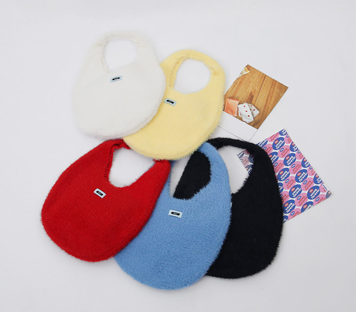 Burbi 毛皮草迷你流浪汉包