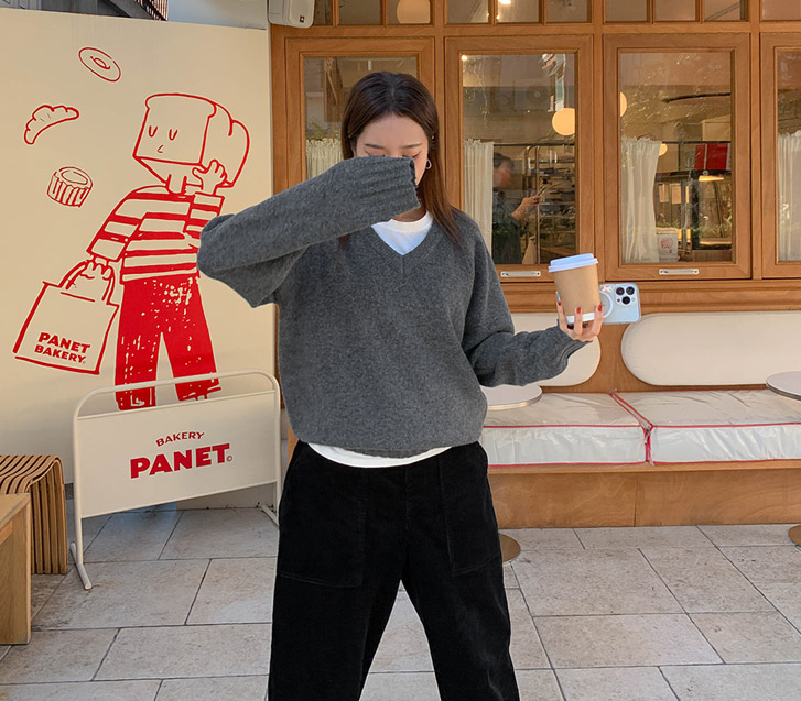 Luna Ann 羊毛V字型针织衫