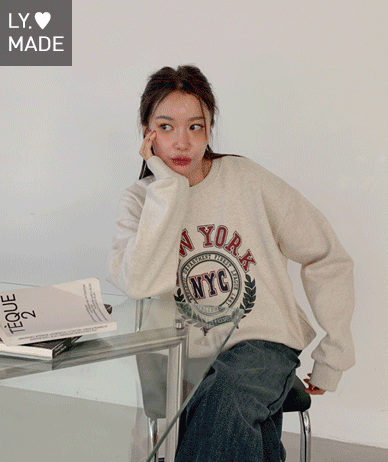 纽约市 Nayeon 加绒运动衫