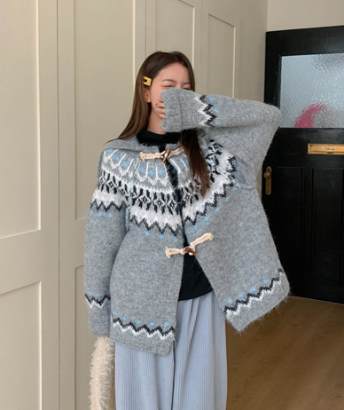 Molly Bukjeong Tteokbokki（领针织衫开衫）