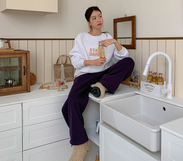 以爱为主题的阔腿训练裤