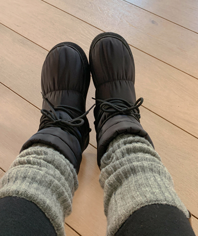 多蝴蝶结 羽绒服 靴子