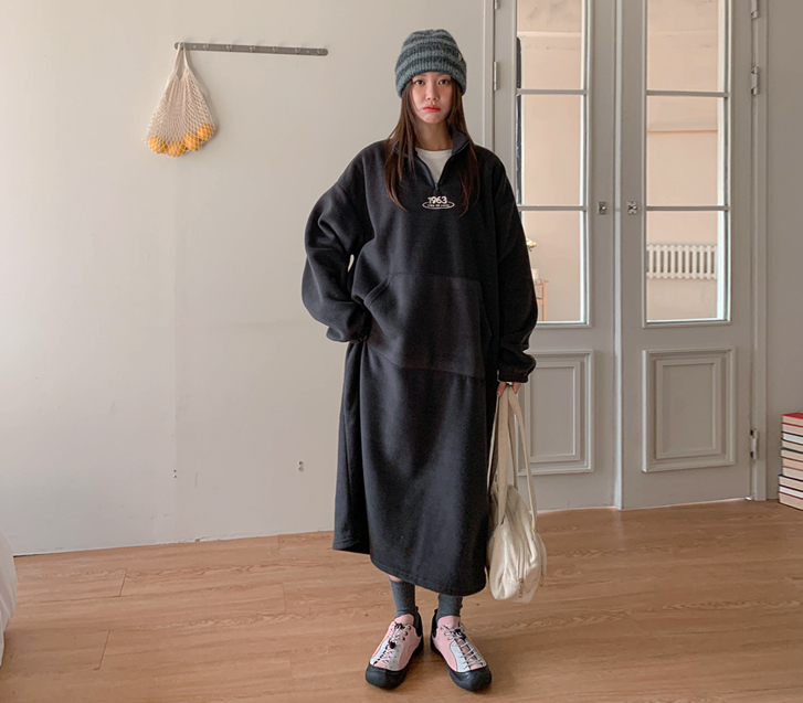 1963年刺绣羊毛半拉链长袖裙