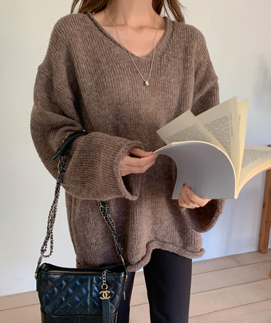 波纹V字母针织衫