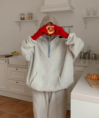 挞皮拼接撞色抓绒半拉链衫