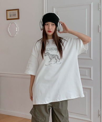 狗染色的桃色短袖T恤