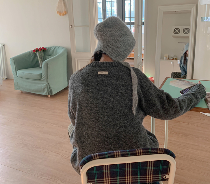 Kino V字母羊毛针织衫