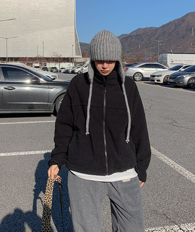 Tugu 高层切口 Furis La-Chain-Hat