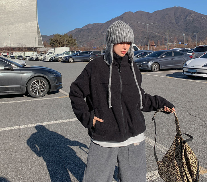 Tugu 高层切口 Furis La-Chain-Hat