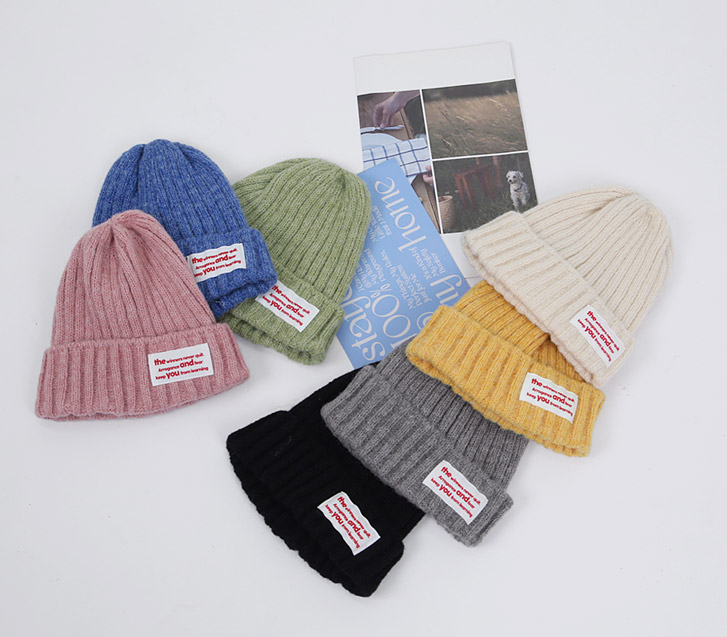 羊皮和补丁针织帽