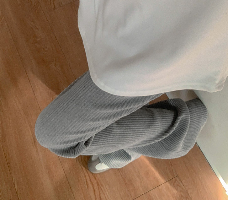 Mot Velor 贴身松紧带微喇裤