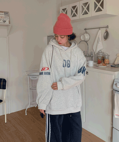 [男女通用] 08 Nayeom 举帽 T 恤