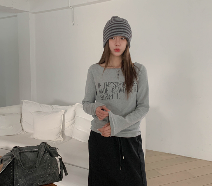 如果 Na-yeom 蜜桃唇领长袖T恤