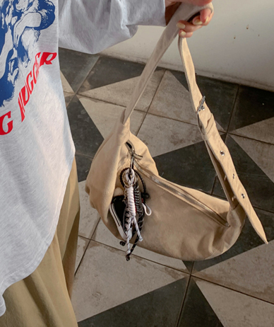 Shio 翻毛皮交叉包