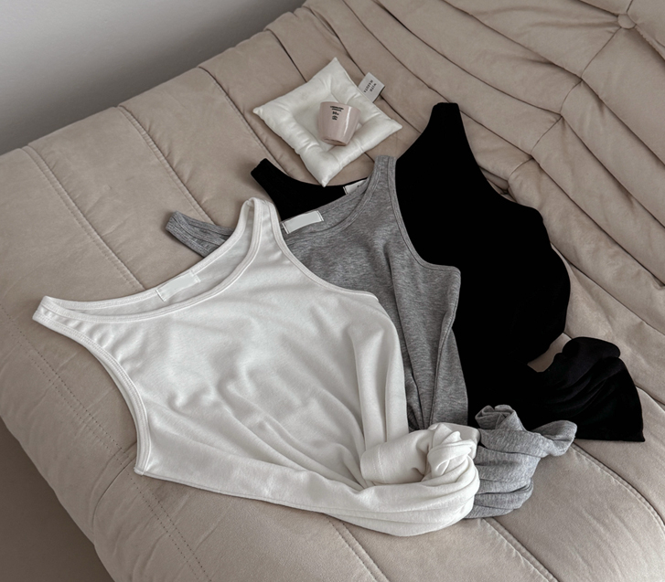 Mero 柔软真丝 U 领露背