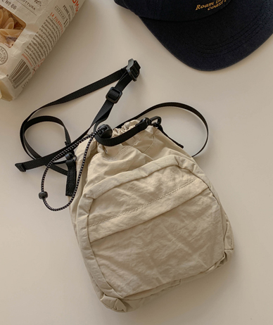 褶皱口袋迷你包