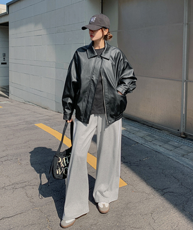 Kore 纯素皮革束腰夹克套装