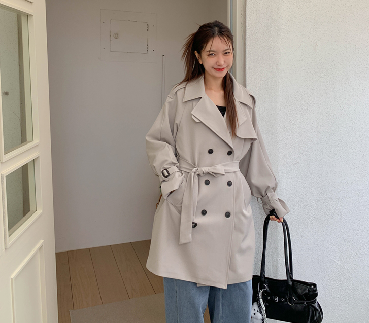 罗尼斯、食物、服装、外国女性