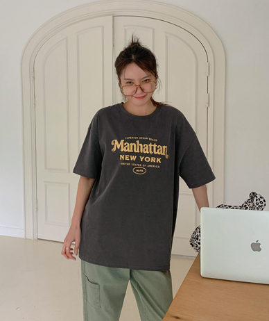 Manhadan裂纹印花颜料短袖T恤