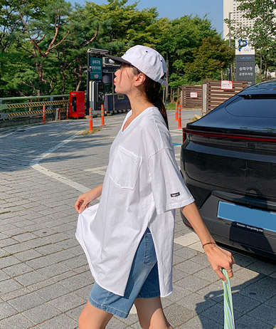 柚木色V领开衩可水洗口袋印花袖子