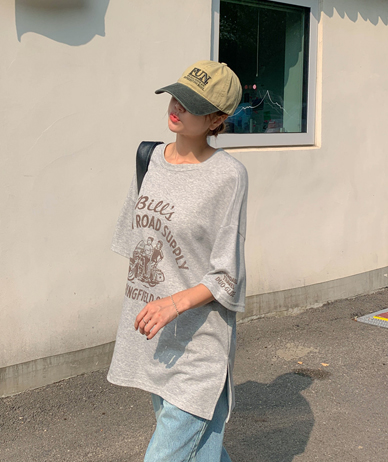 开放道路印花开衩短袖长款T恤